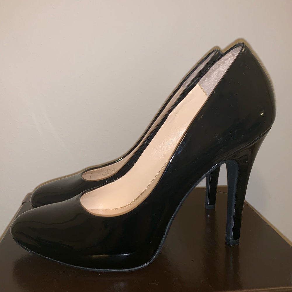 🖤 Jessica Simpson Malia Round Toe Pumps (Size: 7)
